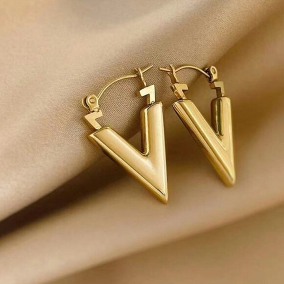 “Victoria” Luxe Gold Plated Earrings - Picture 2 of 2
